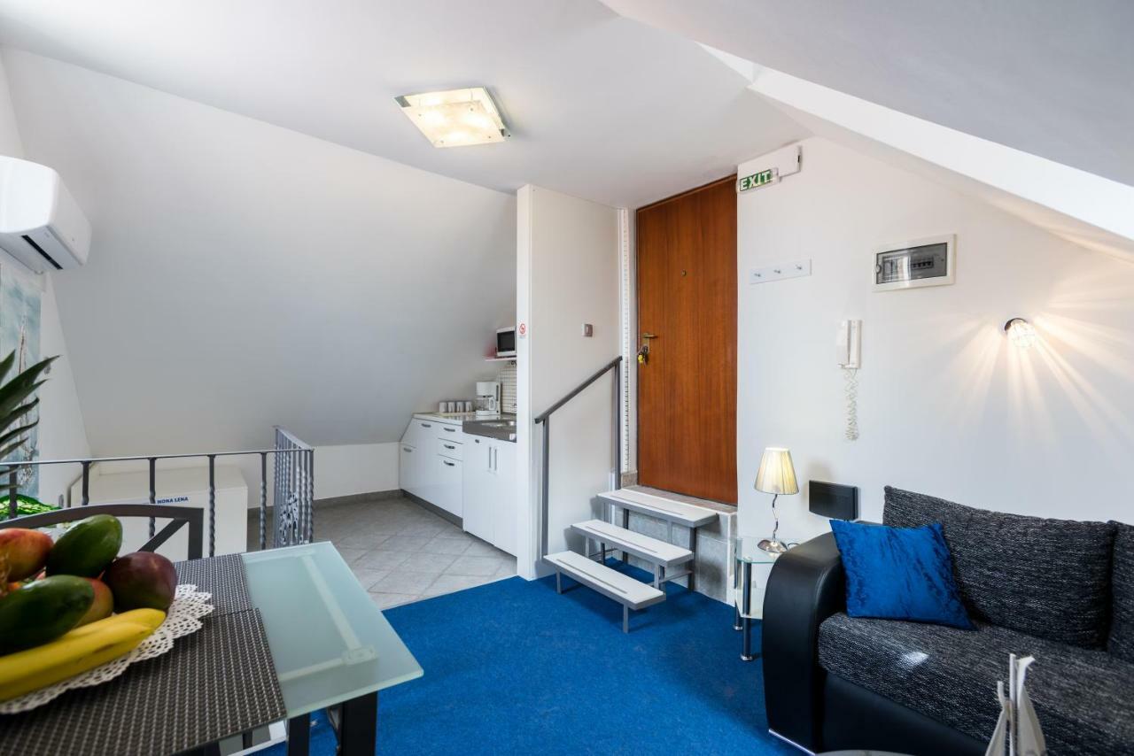 Nona Lena Studio Lägenhet Split Exteriör bild