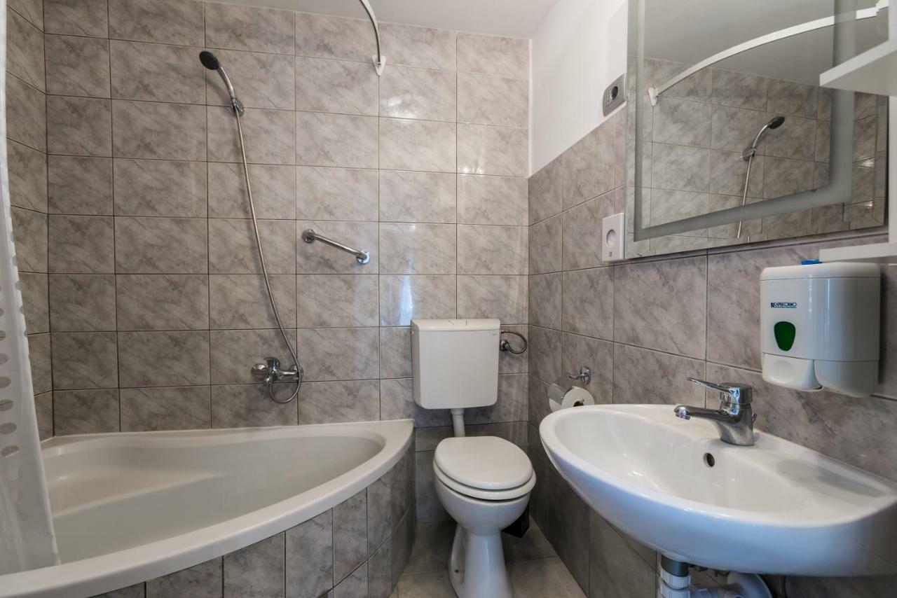 Nona Lena Studio Lägenhet Split Exteriör bild
